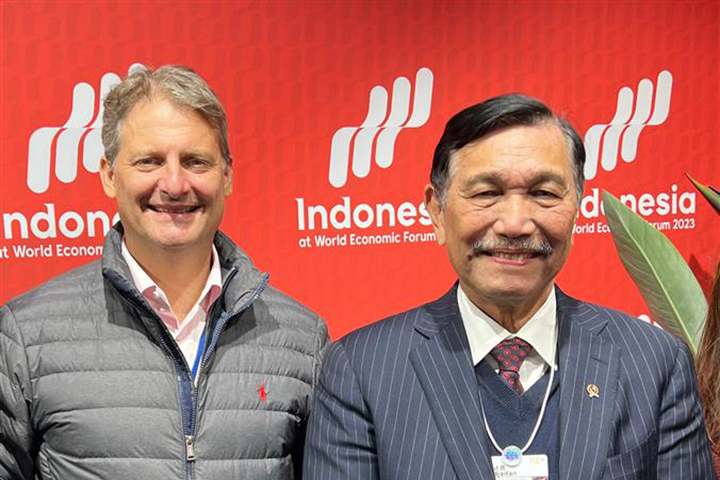 Together with Indonesia’s Coordinating Minister of Maritime Affairs and Investment, Minister Luhut Binsar Pandjaitan at the Indonesia Pavilion